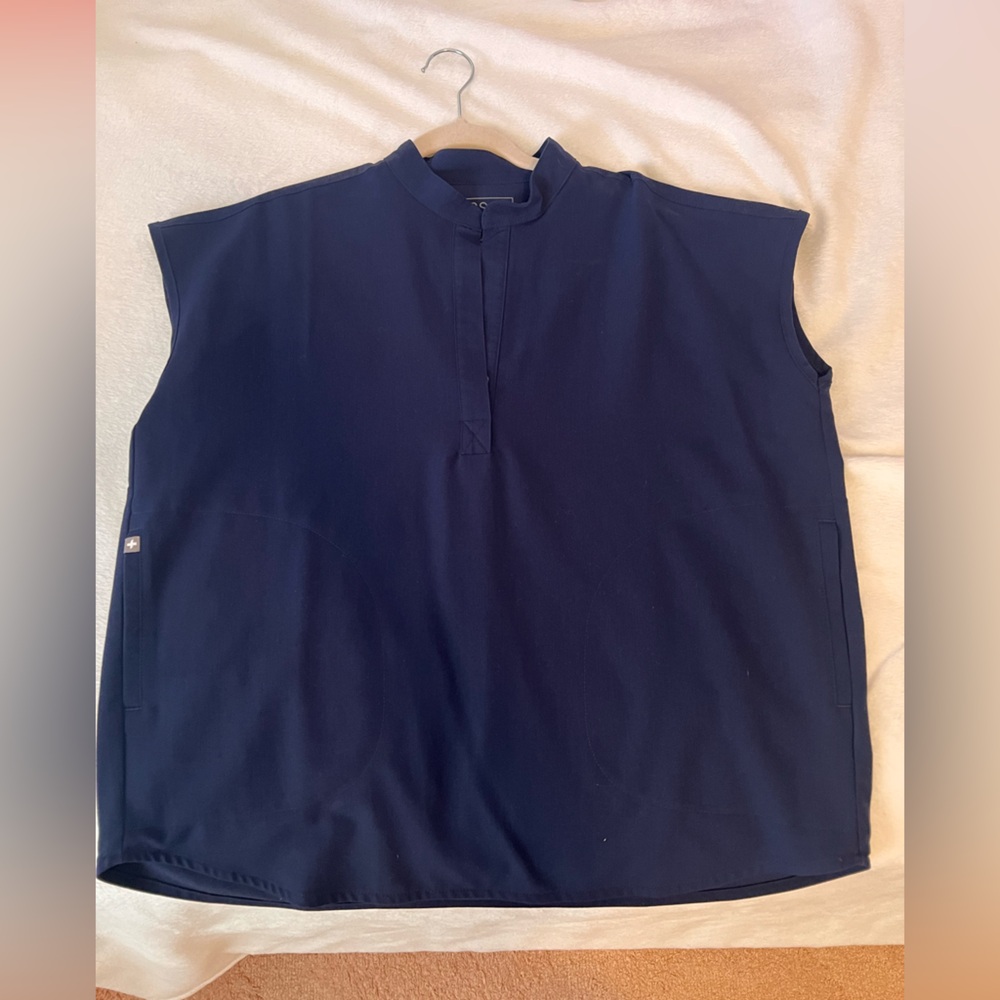 Figs Navy Blue sub top